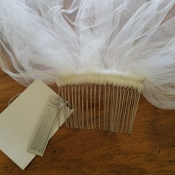 Brand new wedding dress. - Picture 9 of 13